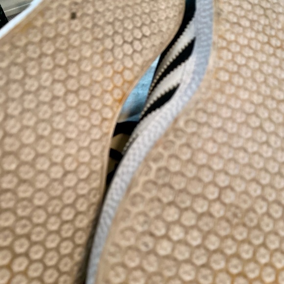 Adidas Gazelle Black - Women's 5 - EUC - Picture 6 of 12